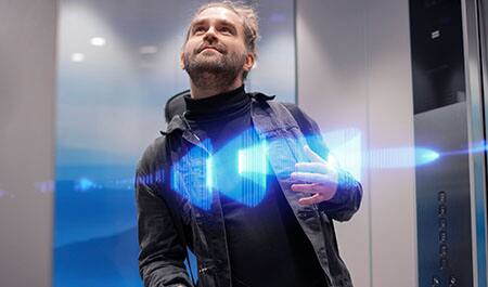 Ustvarjanje čustvenih povezav z glasbo iz dvigala